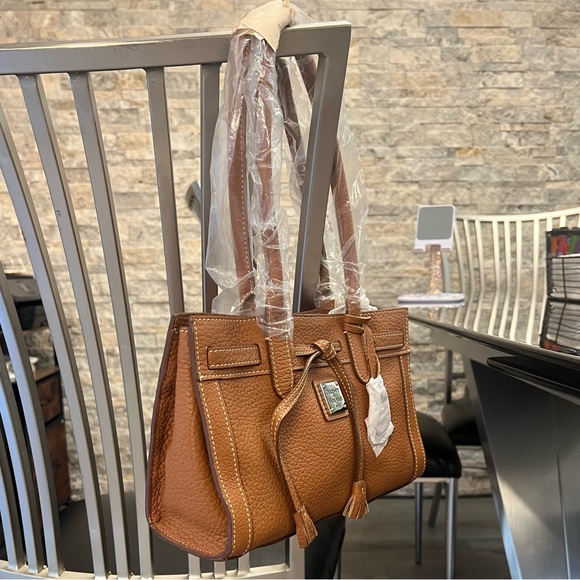 Dooney & Bourke All Weather Leather East West Tassel Tote Bag NWT 👜 - Picture 5 of 14